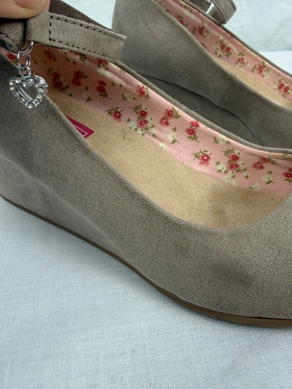 POP Girls Taupe Suede Wedge Mary Jane Shoes Size 4 Big Kid